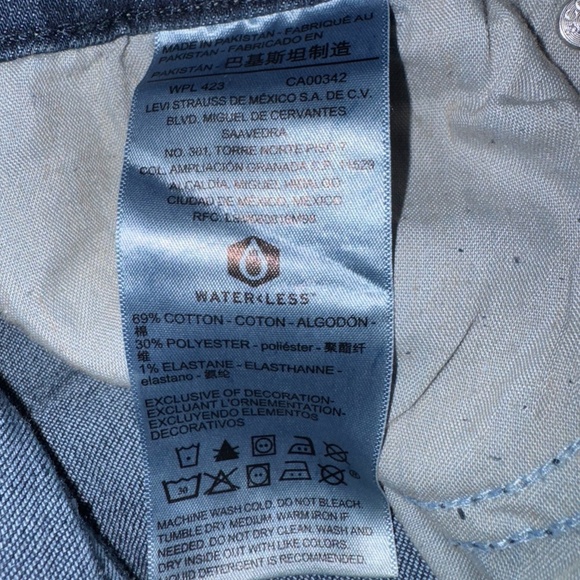 LEVI SIGNATURE MID RISE SKINNY CROP SIZE 14 - Picture 6 of 6